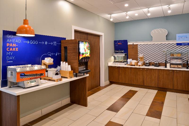 Holiday Inn Express Melbourne West By Ihg West Melbourne Екстер'єр фото